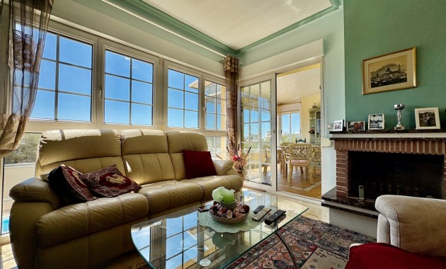 Resale - Einfamilienhaus -
Orihuela - Villamartin