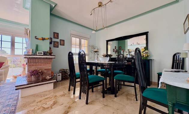 Resale - Einfamilienhaus -
Orihuela - Villamartin