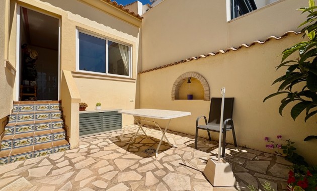 Resale - Einfamilienhaus -
Orihuela - Villamartin