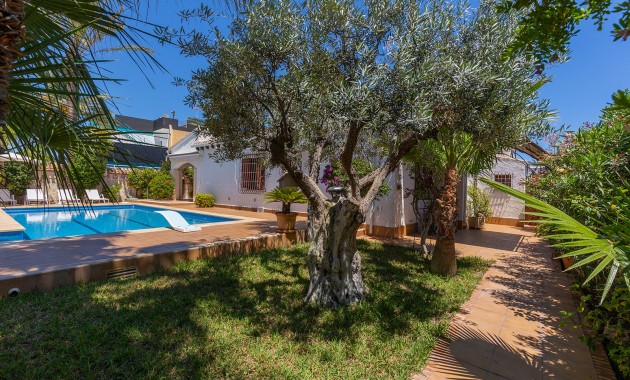 Venta - Villa -
Orihuela - Orihuela Costa