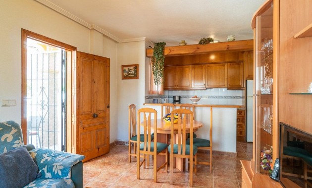 Resale - Chalet -
Orihuela Costa - Punta Prima
