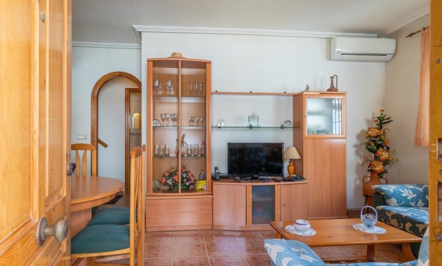 Resale - Chalet -
Orihuela Costa - Punta Prima