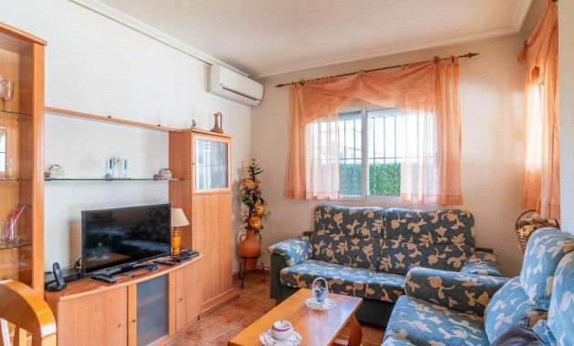 Resale - Chalet -
Orihuela Costa - Punta Prima