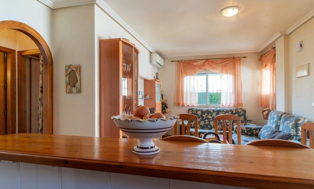 Resale - Chalet -
Orihuela Costa - Punta Prima