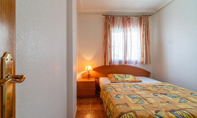 Resale - Chalet -
Orihuela Costa - Punta Prima
