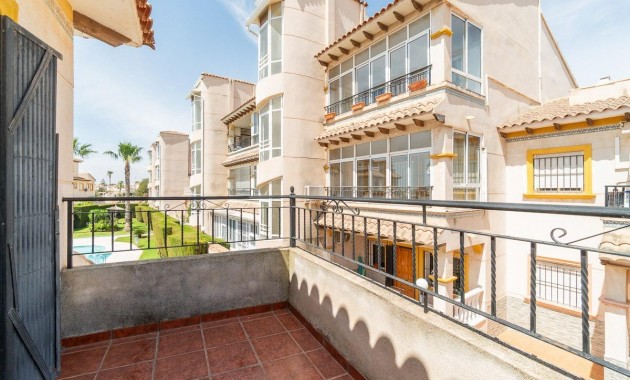Resale - Chalet -
Orihuela Costa - Punta Prima