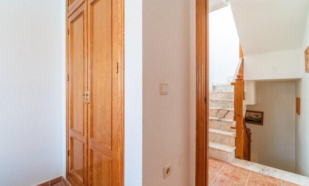 Resale - Chalet -
Orihuela Costa - Punta Prima