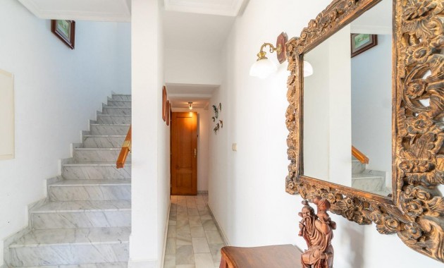 Sale - Villa -
Torrevieja - La Mata