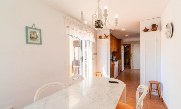 Sale - Villa -
Torrevieja - La Mata