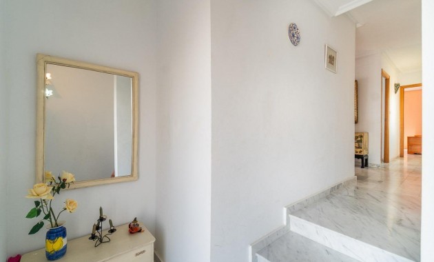 Sale - Villa -
Torrevieja - La Mata