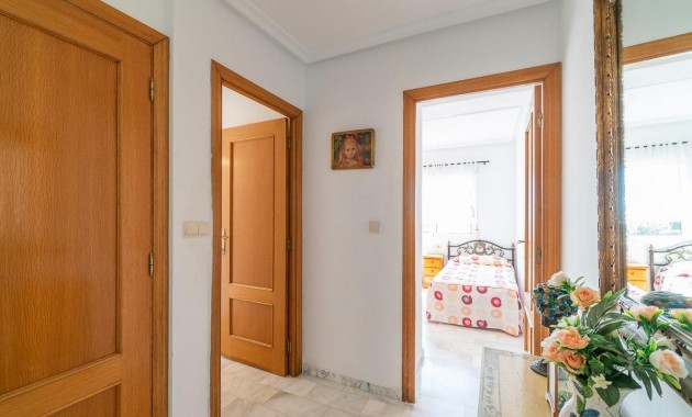 Sale - Villa -
Torrevieja - La Mata