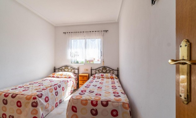 Sale - Villa -
Torrevieja - La Mata