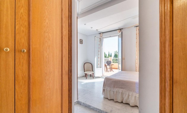 Sale - Villa -
Torrevieja - La Mata