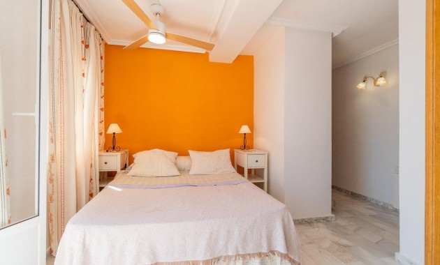 Sale - Villa -
Torrevieja - La Mata