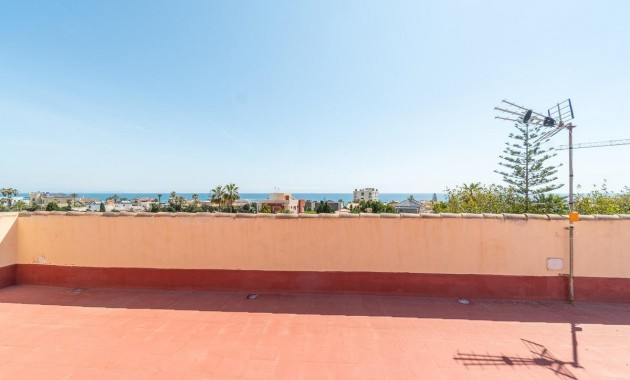 Sale - Villa -
Torrevieja - La Mata