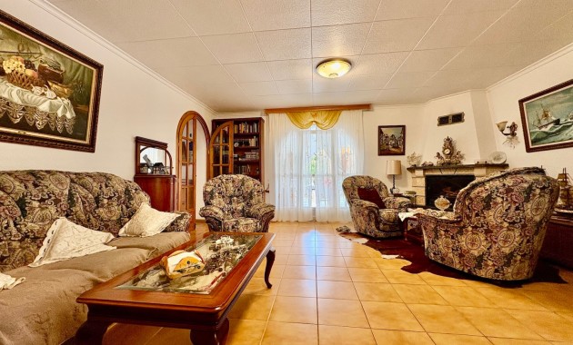 Resale - Einfamilienhaus -
Orihuela Costa - Montezenia