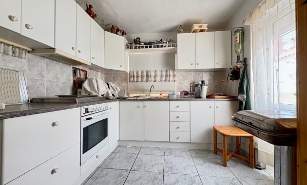 Resale - Einfamilienhaus -
Orihuela Costa - Montezenia