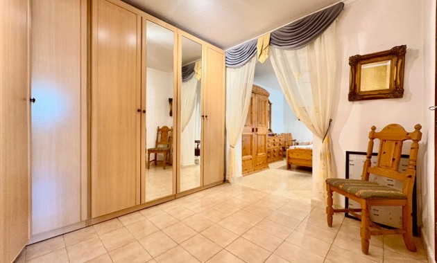 Resale - Einfamilienhaus -
Orihuela Costa - Montezenia
