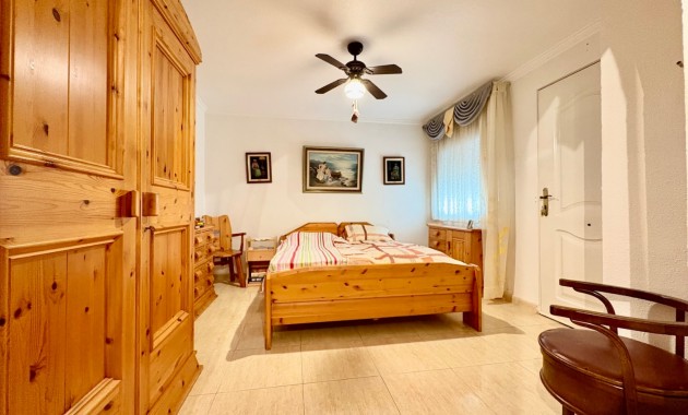 Resale - Einfamilienhaus -
Orihuela Costa - Montezenia