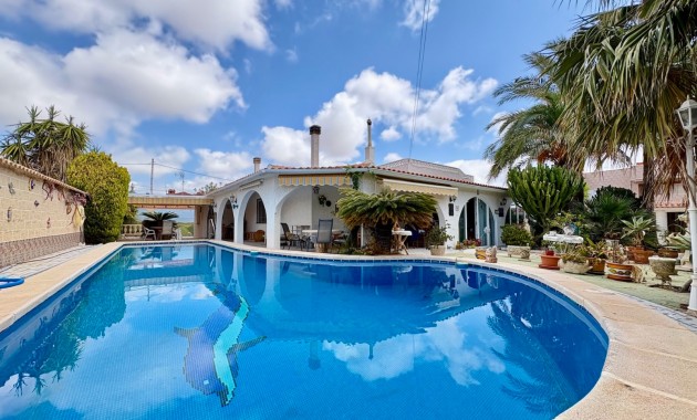Resale - Einfamilienhaus -
Orihuela Costa - Montezenia