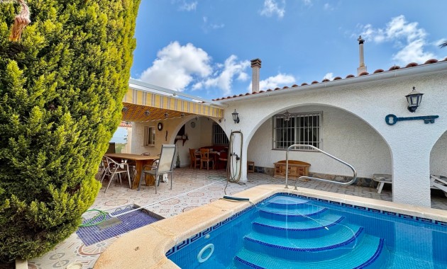 Resale - Einfamilienhaus -
Orihuela Costa - Montezenia