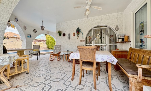 Resale - Einfamilienhaus -
Orihuela Costa - Montezenia