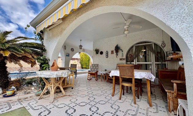Resale - Einfamilienhaus -
Orihuela Costa - Montezenia