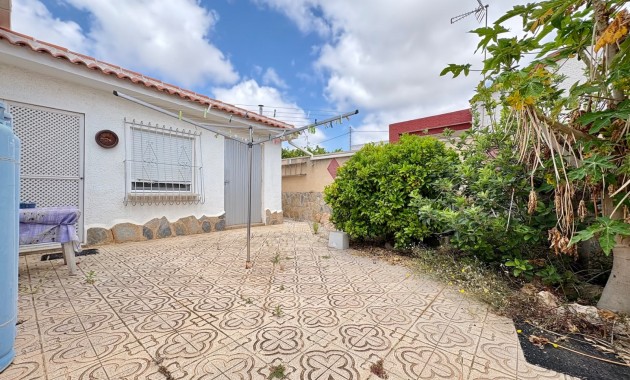 Resale - Einfamilienhaus -
Orihuela Costa - Montezenia