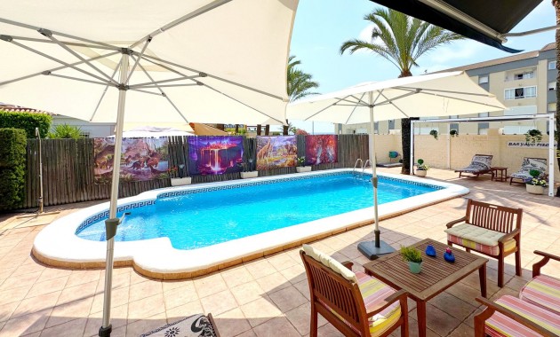 Resale - Villa -
Torrevieja - Rocio del mar
