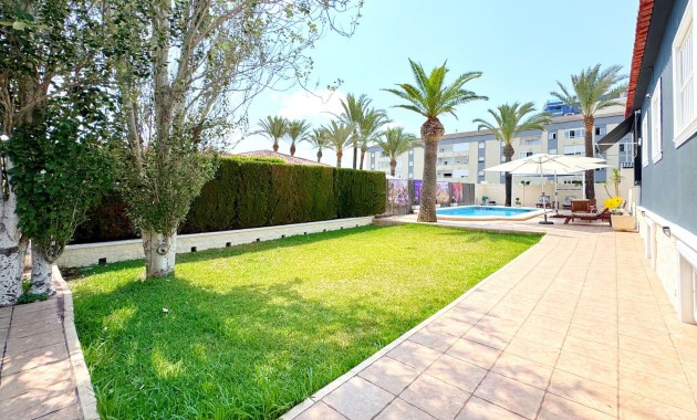 Resale - Villa -
Torrevieja - Rocio del mar