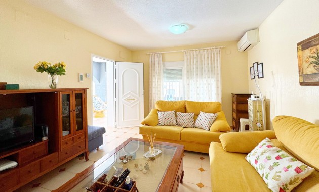 Resale - Villa -
Torrevieja - Rocio del mar