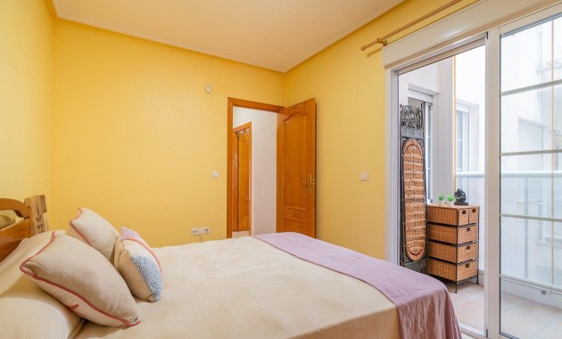 Resale - Flat -
Algorfa