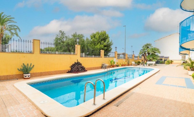 Resale - Flat -
Algorfa