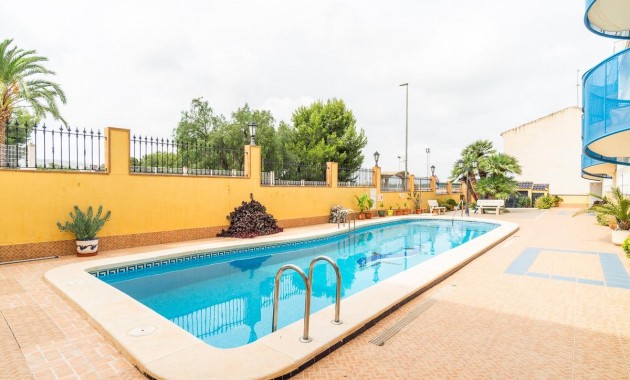 Resale - Flat -
Algorfa