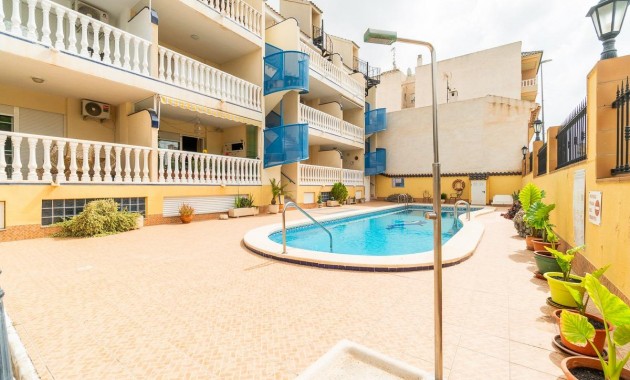 Resale - Flat -
Algorfa
