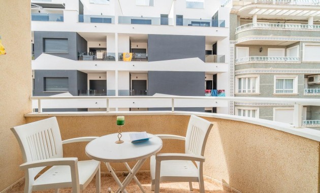 Resale - Wohnung -
Torrevieja - Centro