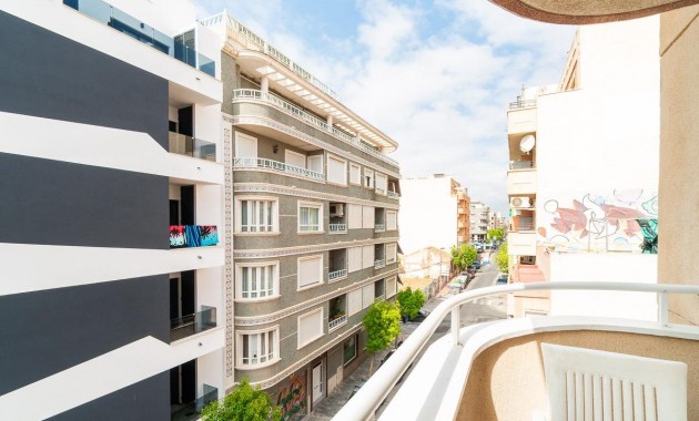 Resale - Wohnung -
Torrevieja - Centro
