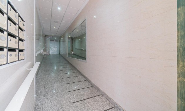 Resale - Wohnung -
Torrevieja - Centro