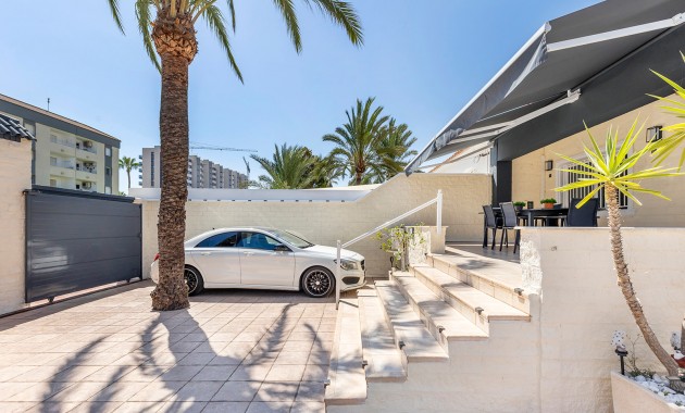 Resale - Villa -
Torrevieja - Rocio del mar