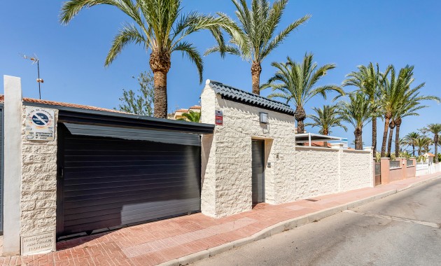 Resale - Villa -
Torrevieja - Rocio del mar