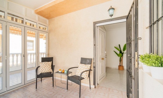 Sale - Chalet -
Orihuela Costa - Playa Flamenca