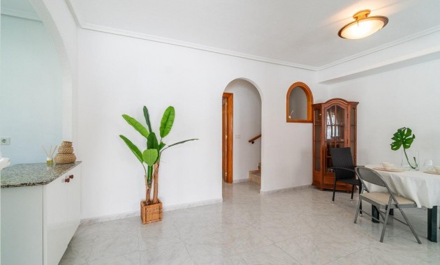 Sale - Chalet -
Orihuela Costa - Playa Flamenca
