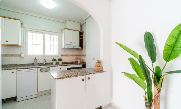 Sale - Chalet -
Orihuela Costa - Playa Flamenca