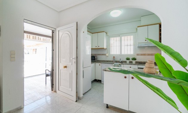 Sale - Chalet -
Orihuela Costa - Playa Flamenca