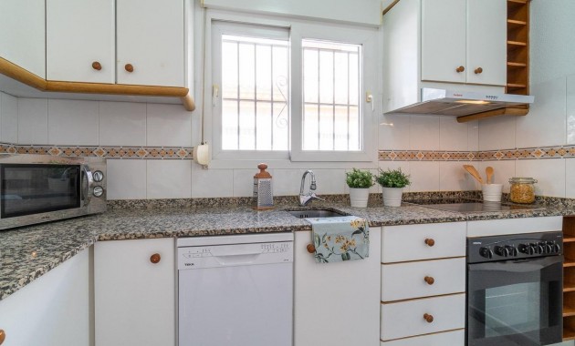 Sale - Chalet -
Orihuela Costa - Playa Flamenca