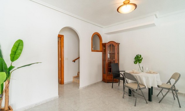 Sale - Chalet -
Orihuela Costa - Playa Flamenca