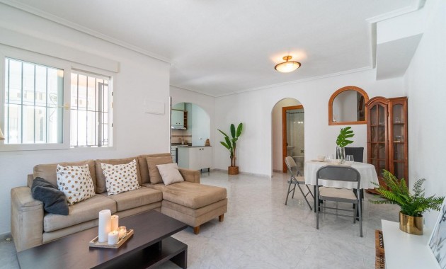 Sale - Chalet -
Orihuela Costa - Playa Flamenca