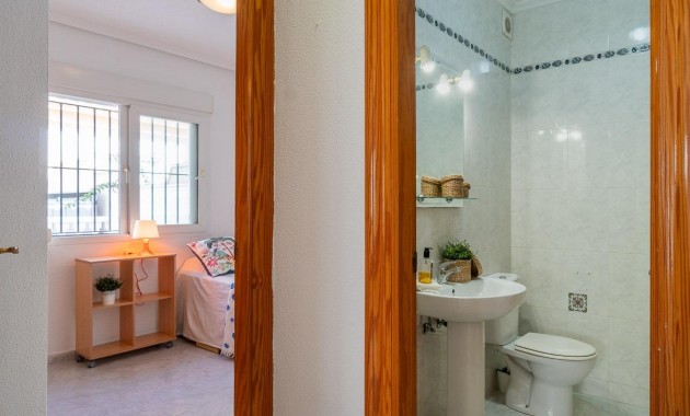 Sale - Chalet -
Orihuela Costa - Playa Flamenca