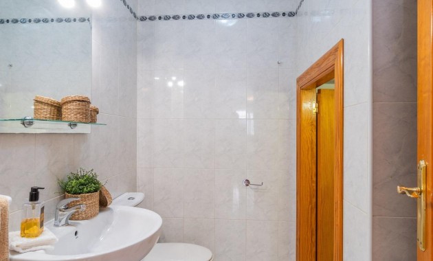 Sale - Chalet -
Orihuela Costa - Playa Flamenca