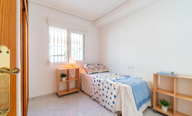 Sale - Chalet -
Orihuela Costa - Playa Flamenca